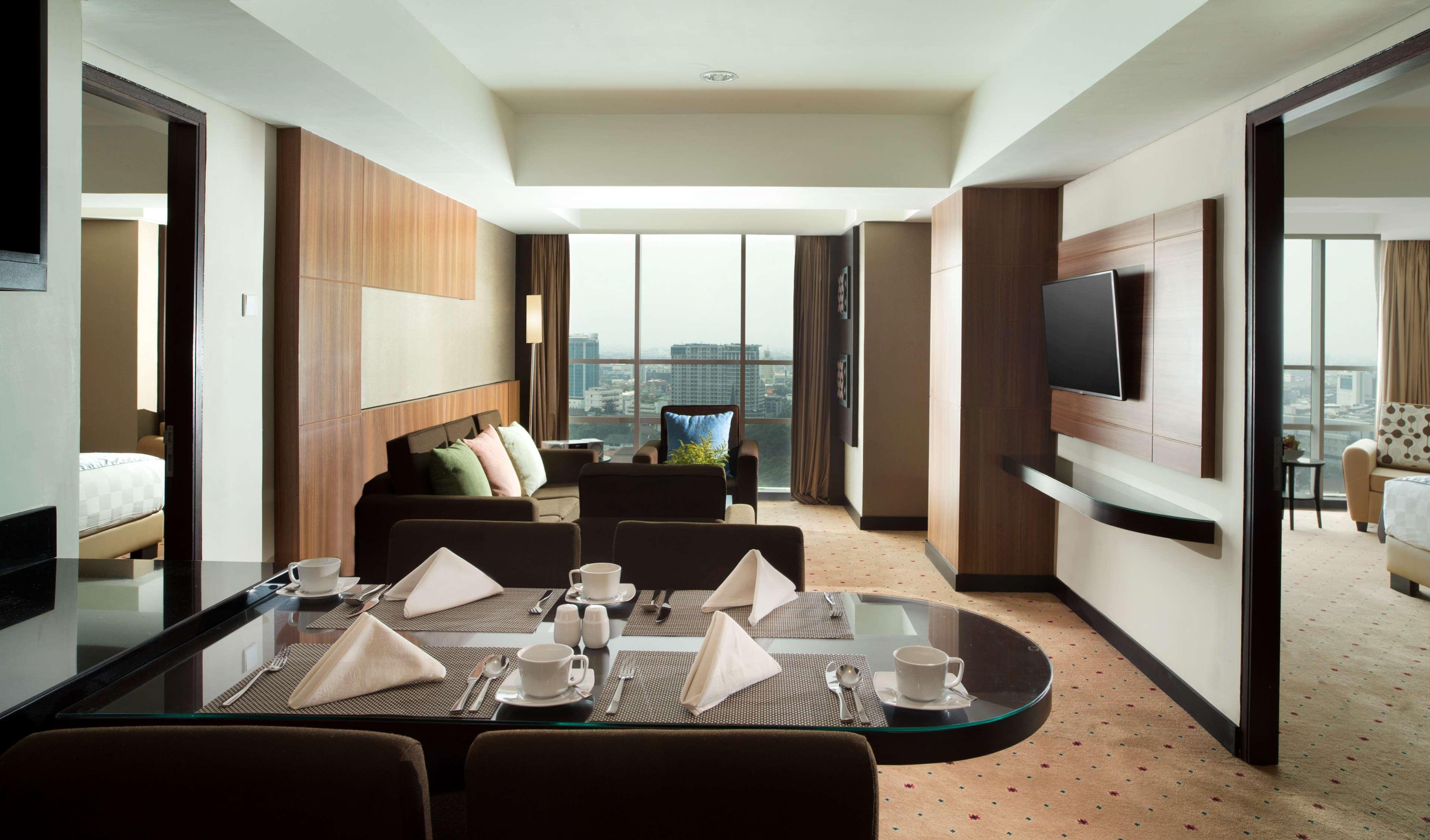 Best Western Premier La Grande Bandung Bagian luar foto