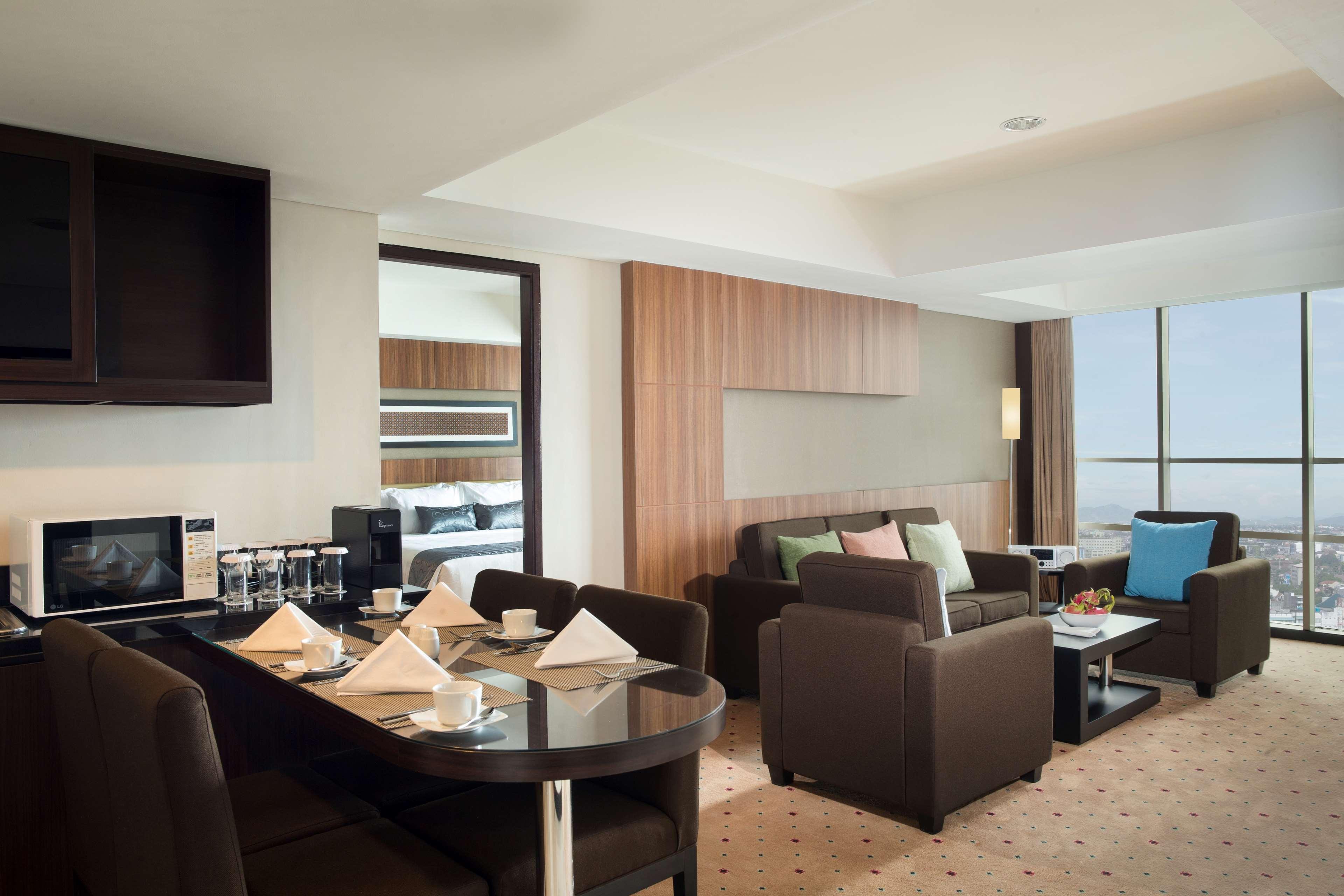 Best Western Premier La Grande Bandung Bagian luar foto
