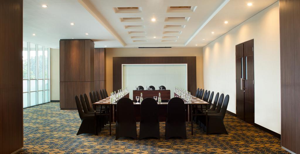 Best Western Premier La Grande Bandung Bagian luar foto